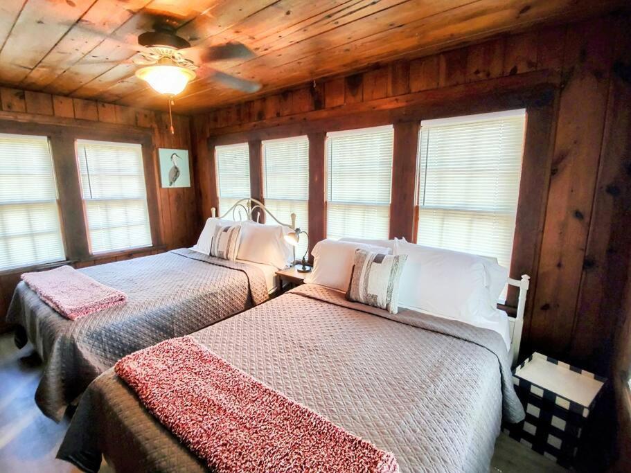 #09 - Large Lakeview One Bedroom- Pet Friendly Гот-Спрінґс Екстер'єр фото