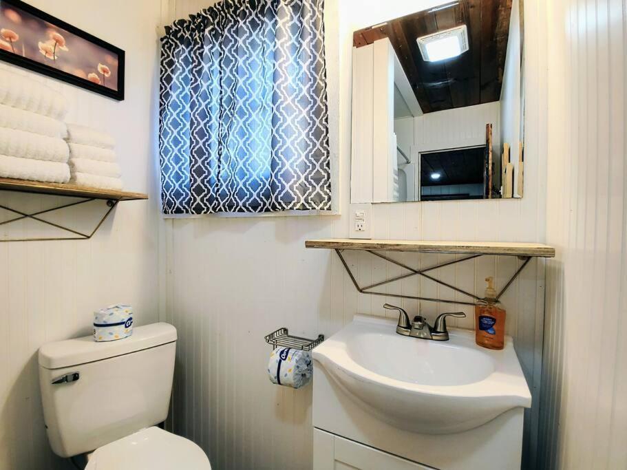 #09 - Large Lakeview One Bedroom- Pet Friendly Гот-Спрінґс Екстер'єр фото