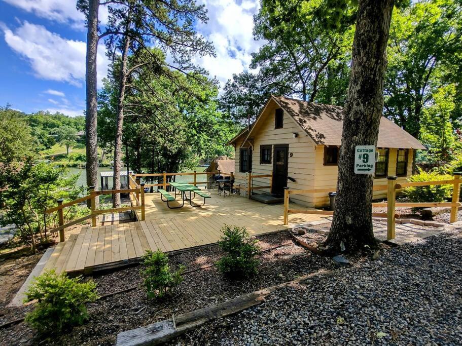 #09 - Large Lakeview One Bedroom- Pet Friendly Гот-Спрінґс Екстер'єр фото