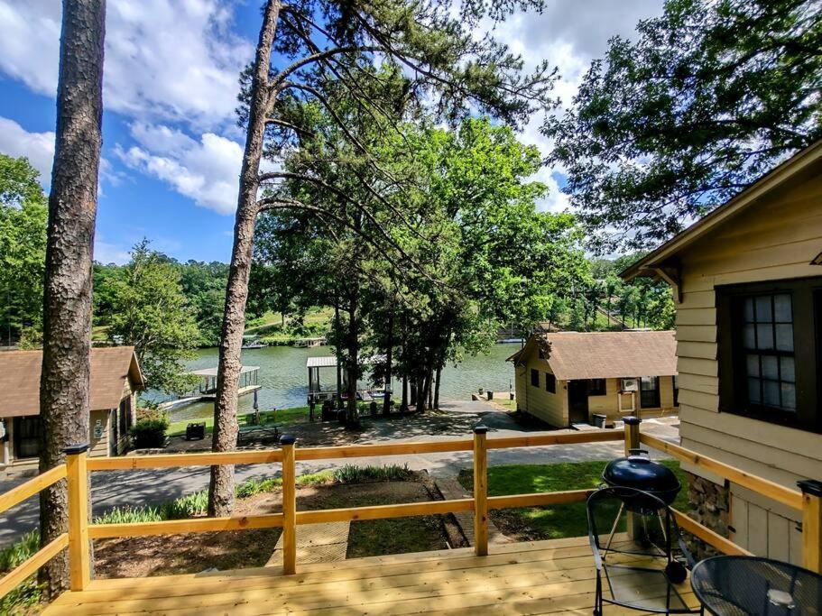 #09 - Large Lakeview One Bedroom- Pet Friendly Гот-Спрінґс Екстер'єр фото